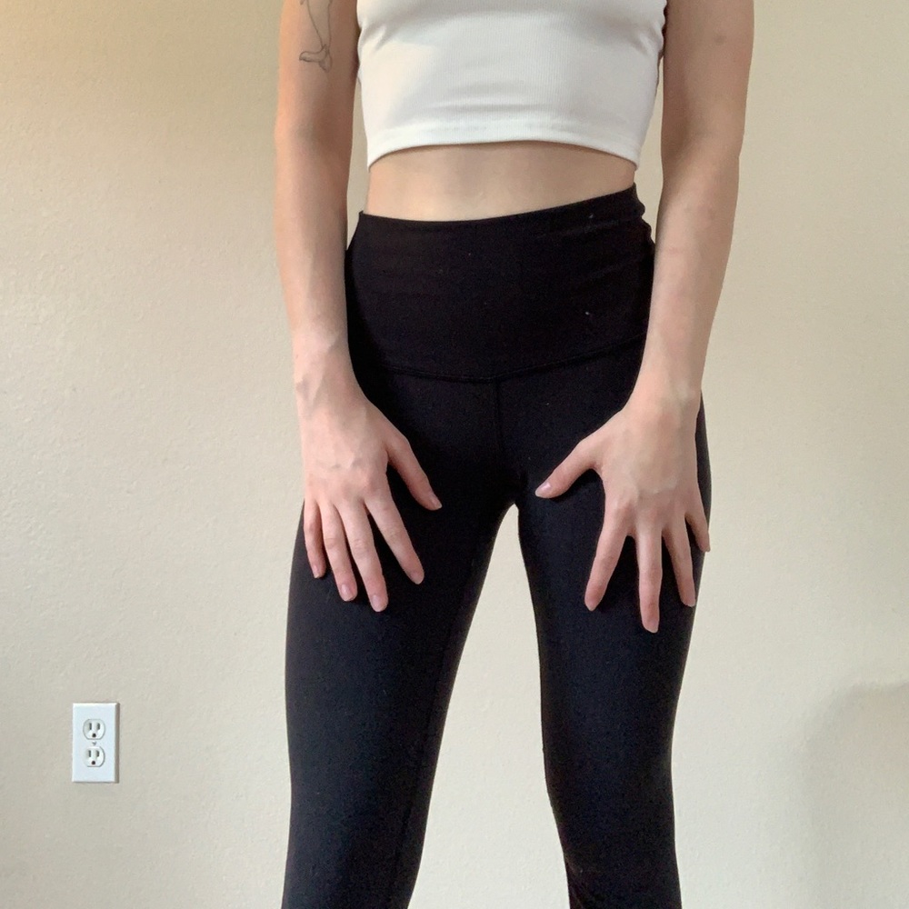 Black Lululemon Cropped Leggings